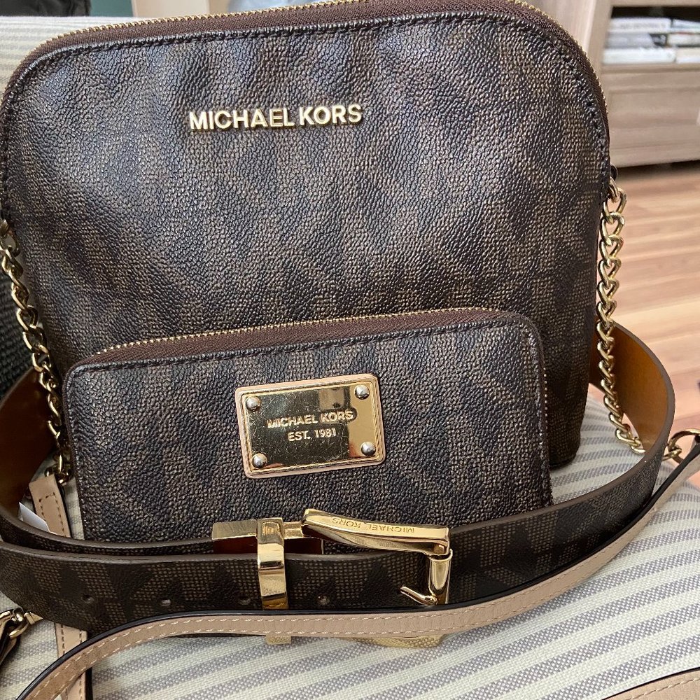Michael Kors Purse Shoulder Bag ( FREE wallet & belt included)
